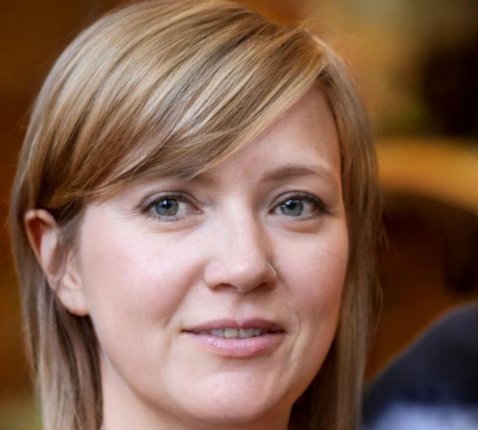 Portrait de Sophie Laurent, spécialiste en optimisation budgétaire
