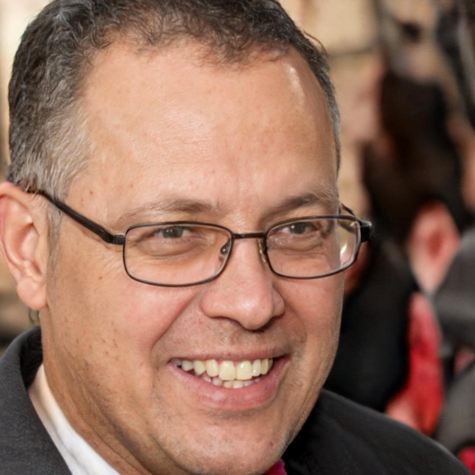Portrait de Marc Dubois, expert en planification financière